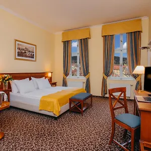 louis-leger.praguehotelsweb.com/